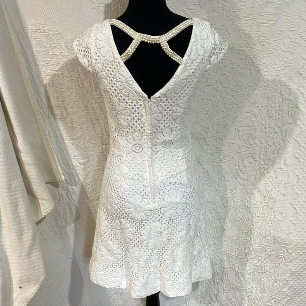 Lilly Pulitzer Mercer Lace White Lace‎ Dress, size 2 - Picture 6 of 14